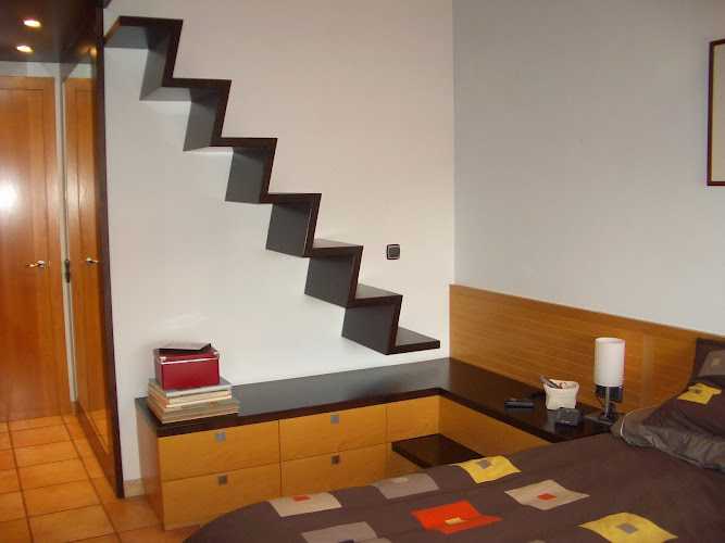 Fotografia tomada fuera de Fusteria I Ebenisteria Montoliu - Ebenista en Sant Fruitós de Bages, Barcelona