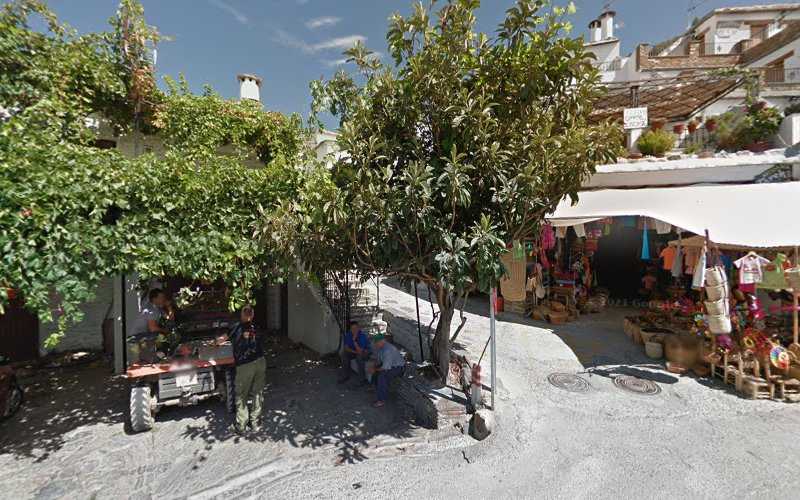 Fotografia tomada fuera de CARPINTERÍA JOSE CASTILLO - Carpintería en Capileira, Granada