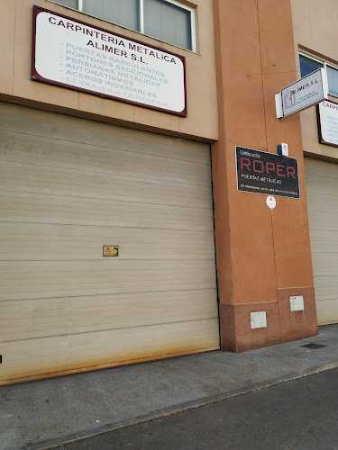Fotografia tomada fuera de Carpintería Metálica Alimer S.L. - Carpintería metálica y de aluminio en Juncaril, Granada