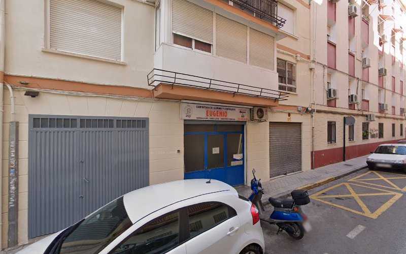Fotografia tomada fuera de Carpinteria De Aluminio Y Cristalería Eugenio - Carpintero en Granada, Granada