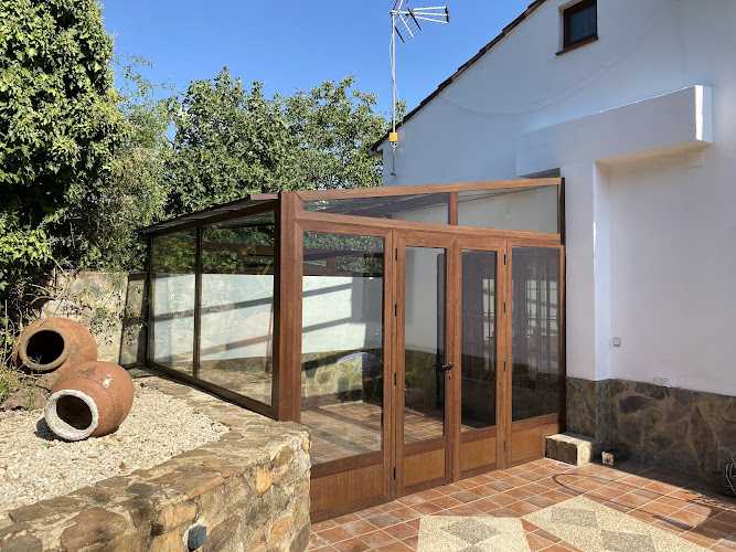 Sola | Cristalería & Aluminios Brenes - Carpintería metálica y de aluminio en Brenes, Sevilla