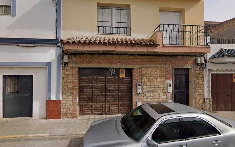 Fotografia tomada fuera de Enrique López Márquez - Carpintería metálica y de aluminio en Brenes, Sevilla