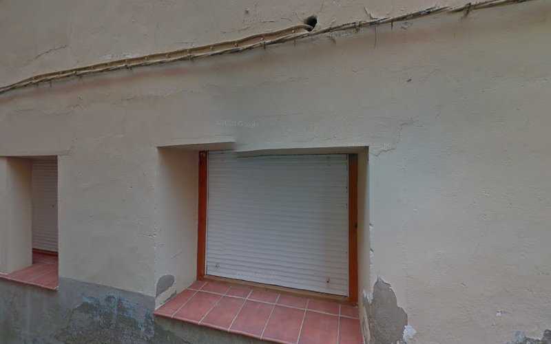 Fotografia tomada fuera de Fusteria Antonio Esteve Teixidó - Carpintería en Massalcoreig, Lérida