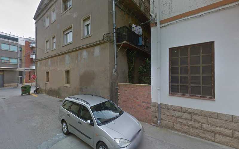 Fotografia tomada fuera de Fusteria Jordi Esteve - Carpintería en Aitona, Lérida