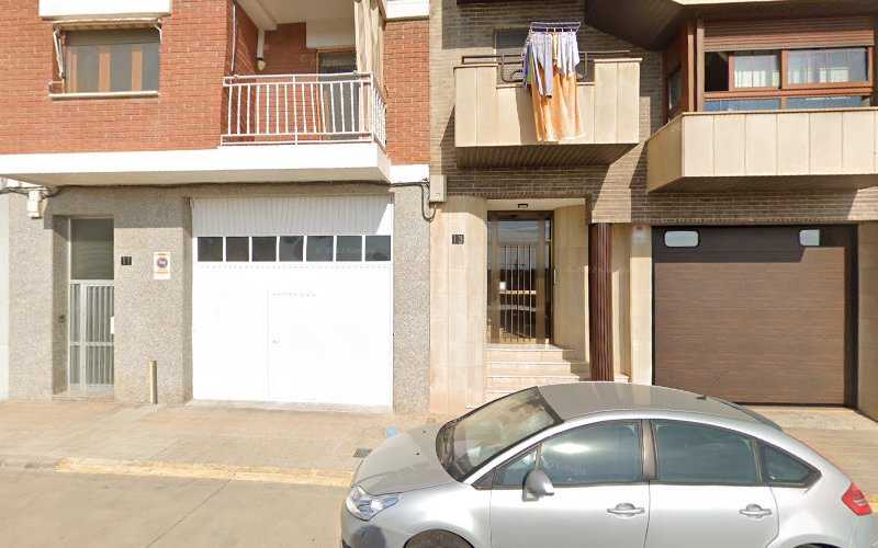 Fotografia tomada fuera de GENERAL FUST - Carpintero en Lleida, Lérida