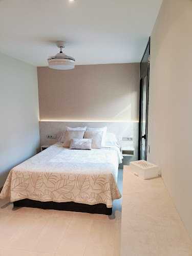 Fotografia tomada fuera de Fusteria Josep Gm - Carpintería en Sunyer, Lérida