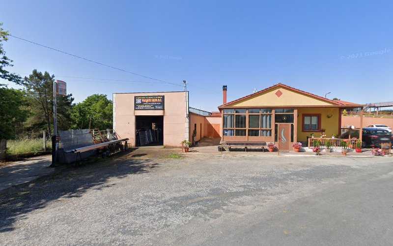 Fotografia tomada fuera de Vázquez Silva, S.C. - Carpintería metálica y de aluminio en Mundín, Lugo