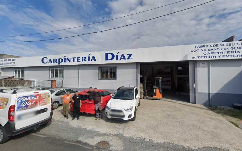 Fotografia tomada fuera de Carpintería Díaz - Fábrica de muebles en Monforte de Lemos, Lugo