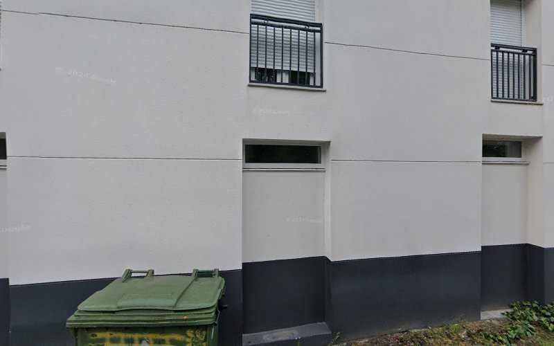 Fotografia tomada fuera de Carpintería Manuel Pérez López - Carpintería metálica y de aluminio en Sarria, Lugo