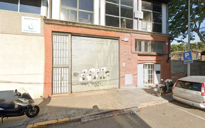 Fotografia tomada fuera de FUSTIMED S.L. - Carpintero en Cornellà de Llobregat, Barcelona