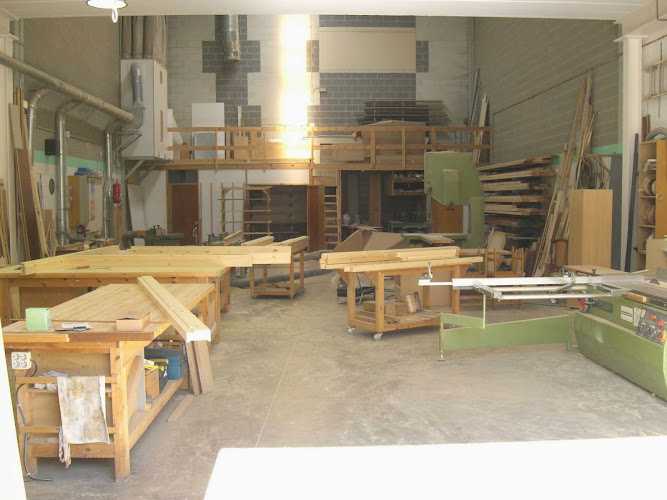 Fotografia tomada fuera de Fusteria Quim Ferrer - Carpintería en Blanes, Girona