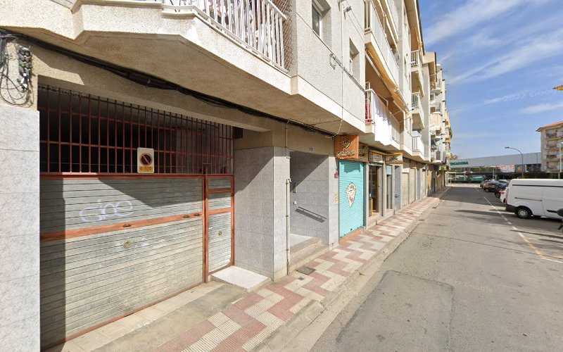 Fotografia tomada fuera de C.Marfil Fusteria en General - Fabricant de mobles en Blanes, Girona