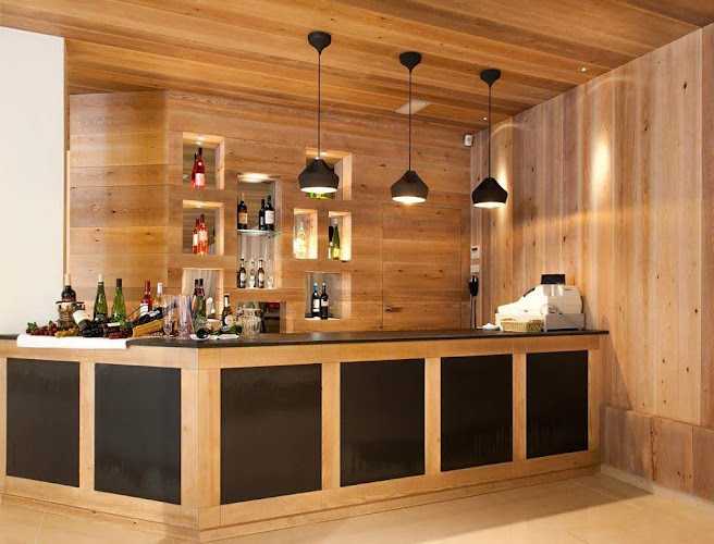 Fotografia tomada fuera de Decoarcos 2003 S.L. - Fabricant de mobles en Blanes, Girona