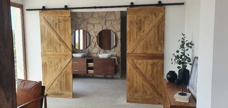 Fotografia tomada fuera de Fusartstyle - Carpintero en Blanes, Girona