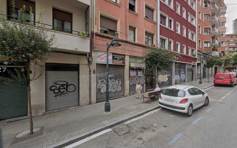 Fotografia tomada fuera de Carpintería San Mamés - Tienda de armarios en Bilbao, Vizcaya