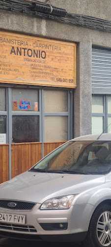 Fotografia tomada fuera de Carpintería José y Angel - Tienda de armarios en Bilbao, Vizcaya