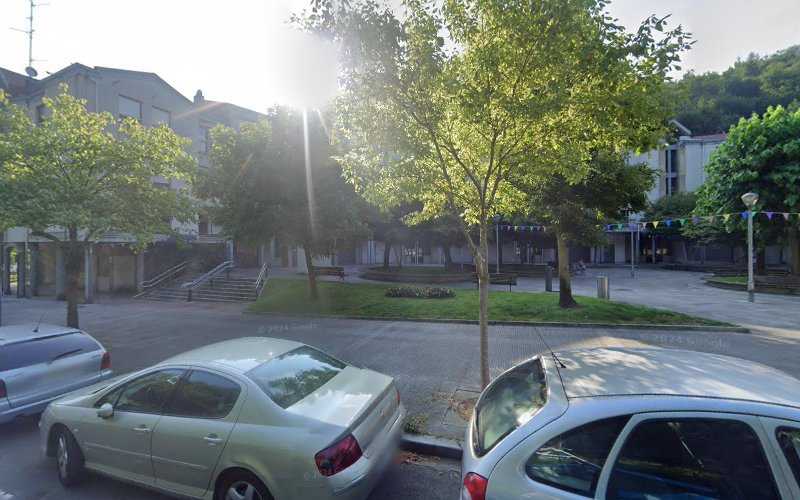 Fotografia tomada fuera de Carpintería Iñaki Ríos - Tienda de armarios en Bilbao, Vizcaya