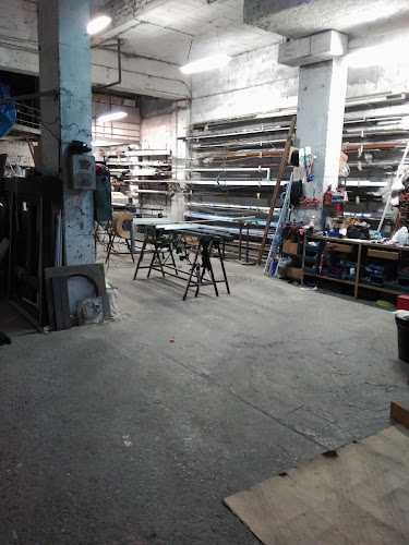 Fotografia tomada fuera de Carpinteria Metalica Ajucar - Carpintería metálica y de aluminio en Bilbao, Vizcaya