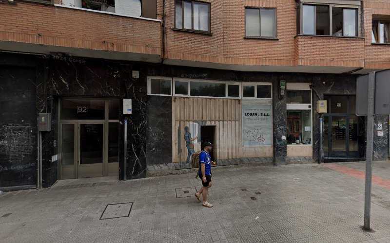 Fotografia tomada fuera de Carpintería Metálica Losan - Carpintería metálica y de aluminio en Bilbao, Vizcaya