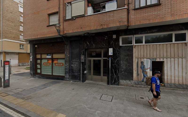 Fotografia tomada fuera de Montajes de cocinas bilbao - Carpintería en Bilbao, Vizcaya