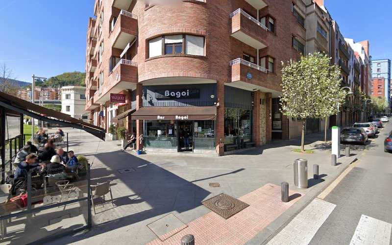 Fotografia tomada fuera de Muebles y Reformas Vázquez - Fábrica de muebles en Bilbao, Vizcaya