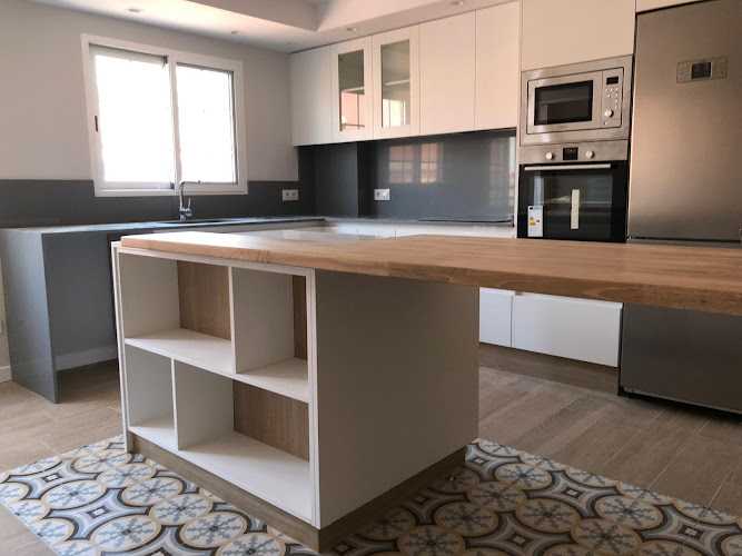 Fotografia tomada fuera de Carpintería HACHEDECOR - Carpintería en Bétera, Valencia