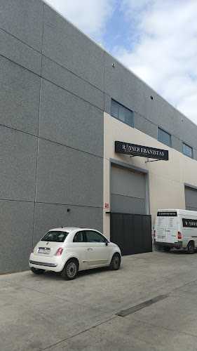 Fotografia tomada fuera de Rayser Ebanistas - Carpintería en Bétera, Valencia