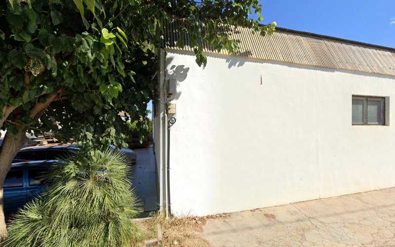 Fotografia tomada fuera de Carpinteria de madera CTMA - Carpintero en Orihuela, Alicante