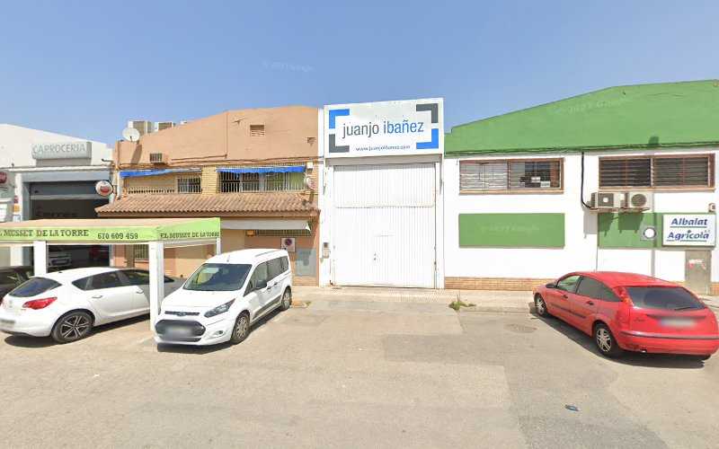 Fotografia tomada fuera de Juanjo Ibáñez S.L. - Carpintería en Benifaió, Valencia