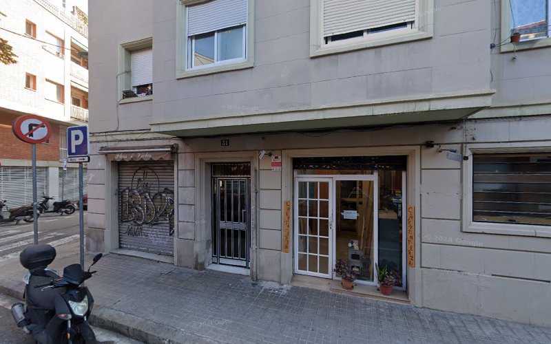 Fotografia tomada fuera de Carpintería Bricogar sc - Carpintería en Barcelona, Barcelona