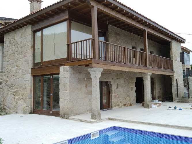 Fotografia tomada fuera de Carpinteria e.carballo - Carpintería en Cimadevila, Orense