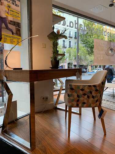 Fotografia tomada fuera de Muebles Aguado - Tienda de muebles en Madrid, Madrid