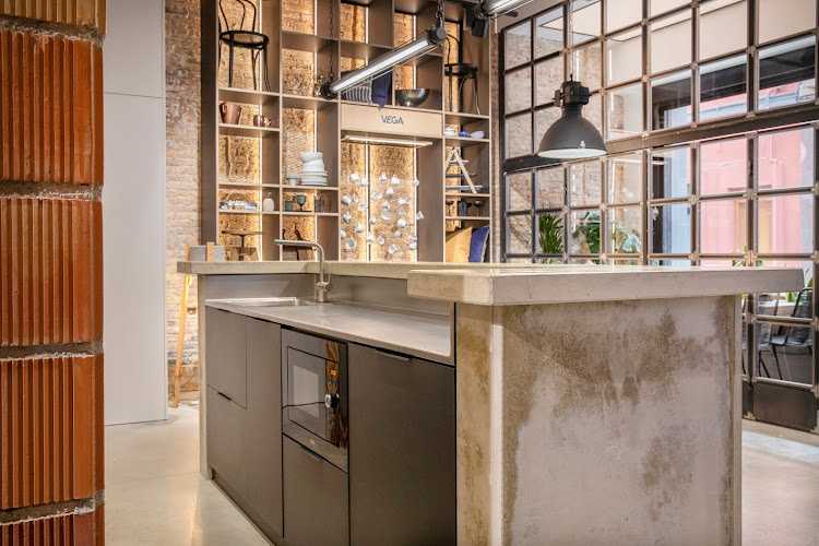 Fotografia tomada fuera de Galefusion,S.L. - Carpintería en Badalona, Barcelona