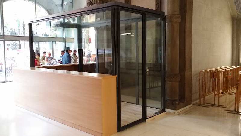 Fotografia tomada fuera de Montalglass - Carpintería de Aluminio en Barcelona - Carpintería metálica y de aluminio en Barcelona, Barcelona