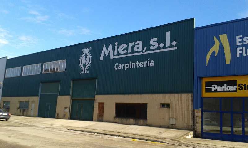 Fotografia tomada fuera de Carpintería Miera - Tienda de armarios en Guarnizo, Cantabria