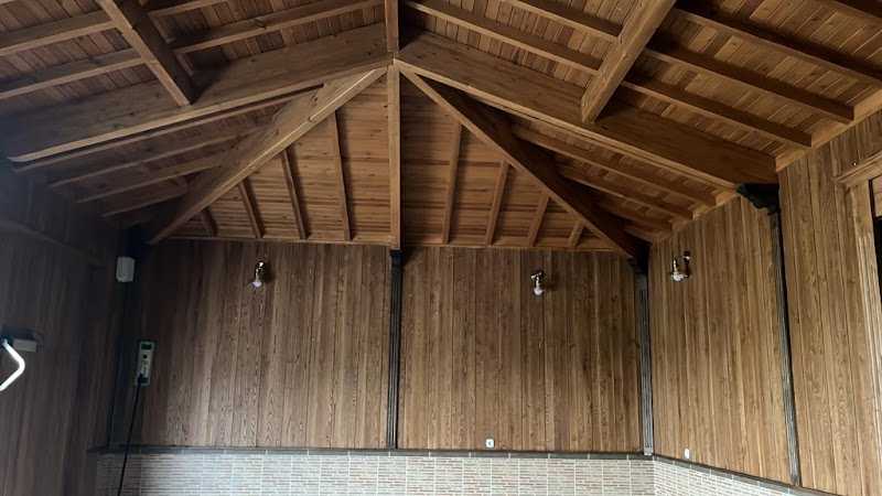 Fotografia tomada fuera de Carpintería Hernandez Alejo - Carpintero en Lumbrales, Salamanca