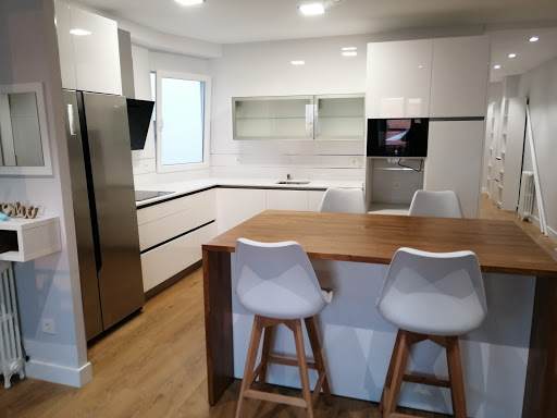 CARPINTERÍA Y COCINAS NOVO S.L. - Carpintero en Laguna de Negrillos, León