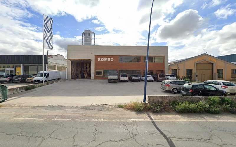 Fotografia tomada fuera de Carpintería Romeo - Carpintería metálica y de aluminio en Tafalla, Navarra