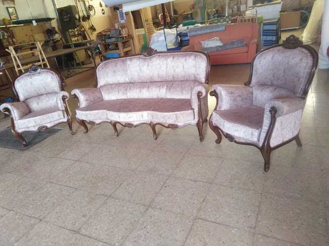 Fotografia tomada fuera de muebles caballero exposicion de muebles - Ebanista en Calzada de Calatrava, Ciudad Real