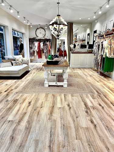 Fotografia tomada fuera de Lidepar Líder de Parquet, S.L. - Servicio de instalación de suelos de madera en Ciudad Real, Ciudad Real