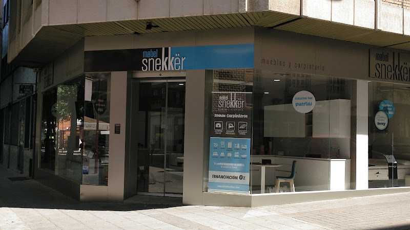 Fotografia tomada fuera de Mobel Snekkër - Tienda de muebles en Ciudad Real, Ciudad Real