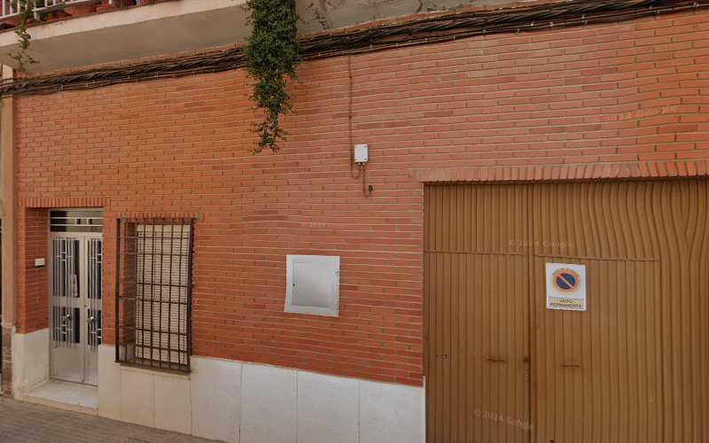 Fotografia tomada fuera de Artesanía en madera y bricolaje a domicilio - Tienda de bricolaje en Valdepeñas, Ciudad Real