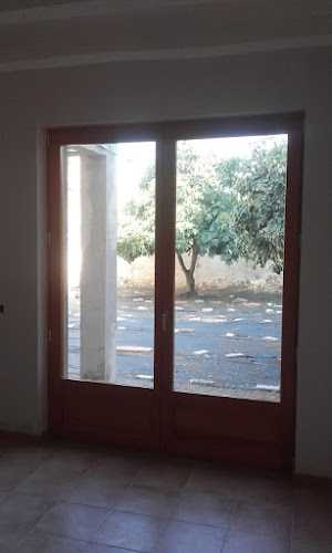 Fotografia tomada fuera de Fusteria Lluís Blanch - Fusteria en Guardiola de Font-Rubí, Barcelona