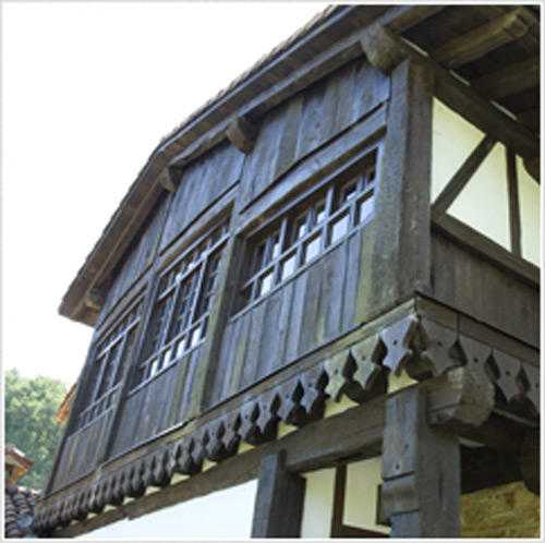 Fotografia tomada fuera de Carpintería Hermanos Azpiroz S.L. - Carpintero en Lekunberri, Navarra