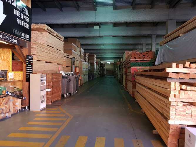 Fotografia tomada fuera de Maderas Hermanos Guillén e hijos, S.L. - Establecimiento de venta de madera en Alcorcón, Madrid