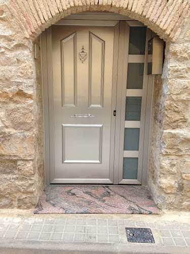 Fotografia tomada fuera de Carpintería Metálica Villanueva - Carpintería metálica y de aluminio en Villanueva de Sigena, Huesca