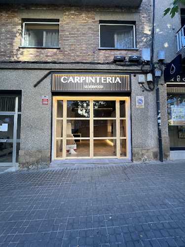 Fotografia tomada fuera de Carpintería Silverwood - Fabricant de mobles en L'Hospitalet de Llobregat, Barcelona
