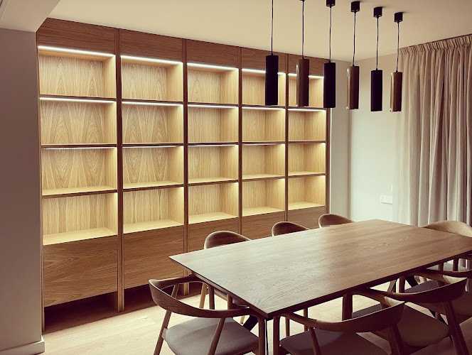 Fotografia tomada fuera de Taller de Fusta - Taller de Madera - Fuster en L'Hospitalet de Llobregat, Barcelona