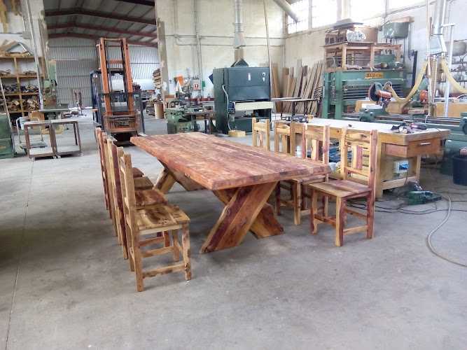 Fotografia tomada fuera de Euroiscar - Tienda de armarios en Íscar, Valladolid