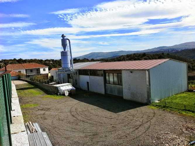 Fotografia tomada fuera de Carpintería Mera - Carpintero en A Merca, Orense